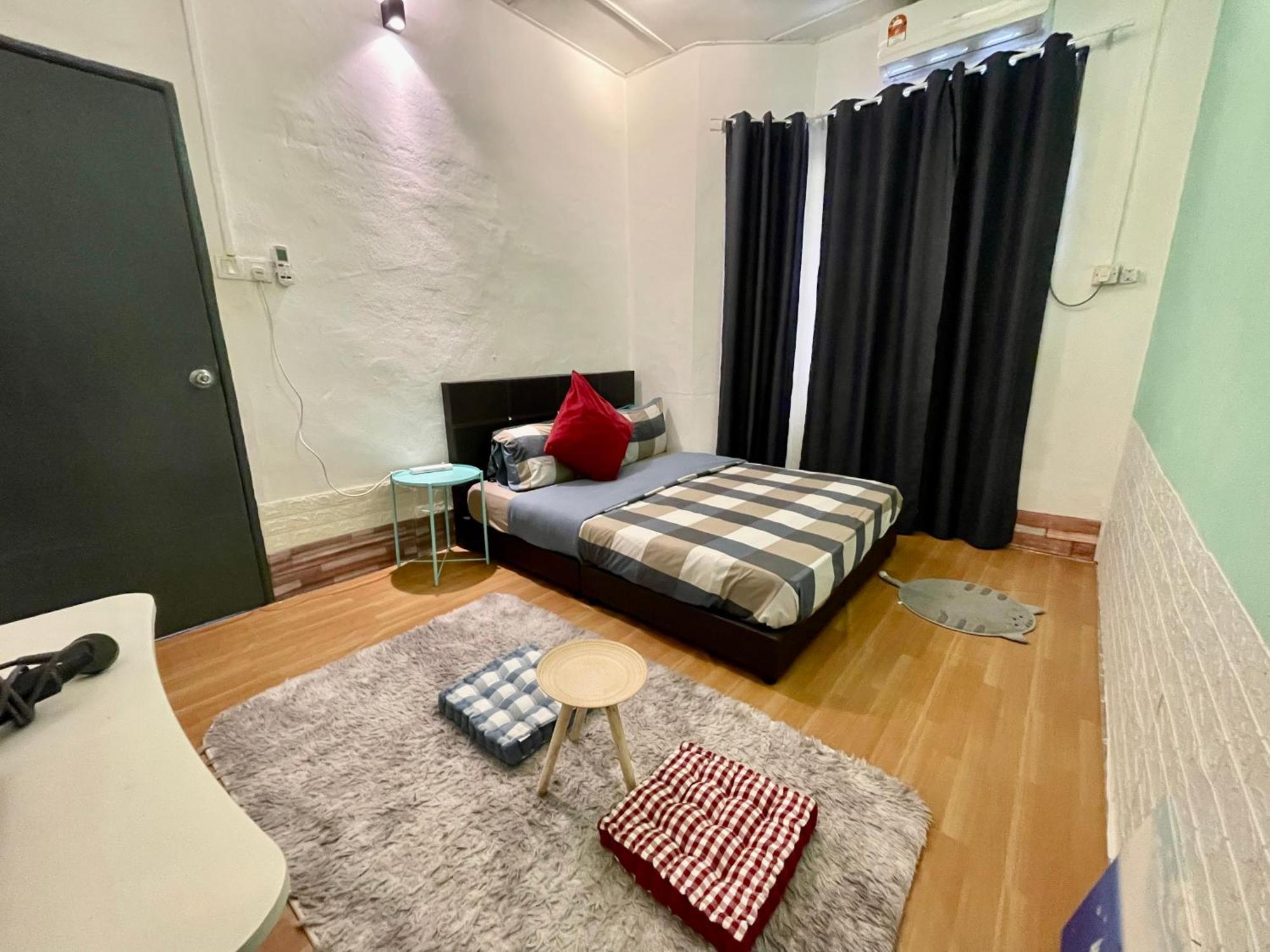 Entire Cozy Home 16 • 3 Bedroom @ Alma Букит-Мертаджам Экстерьер фото